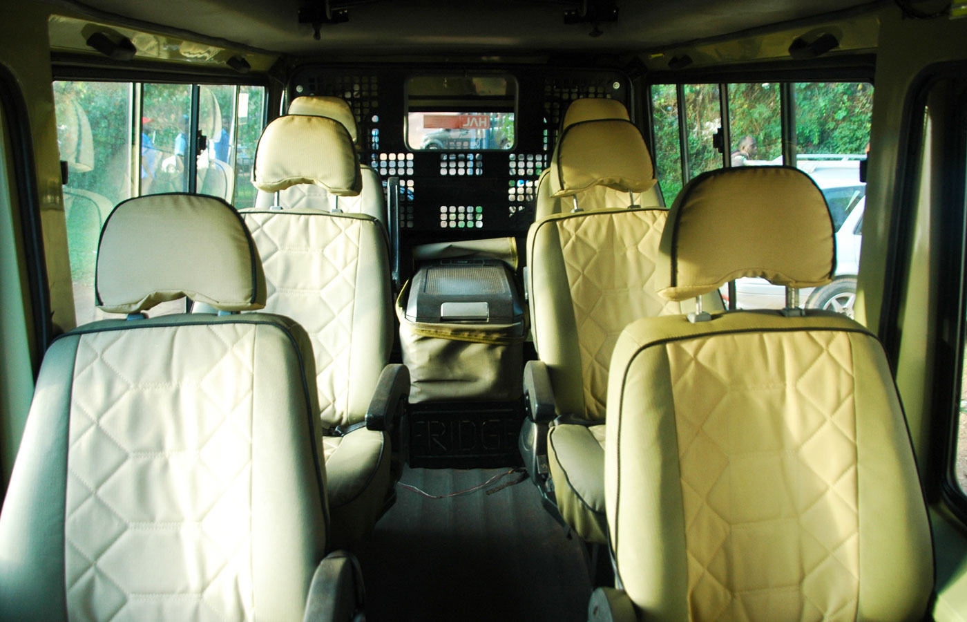 impala-safaris-uganda-car-hire-land-cruiser-hardtop-inside